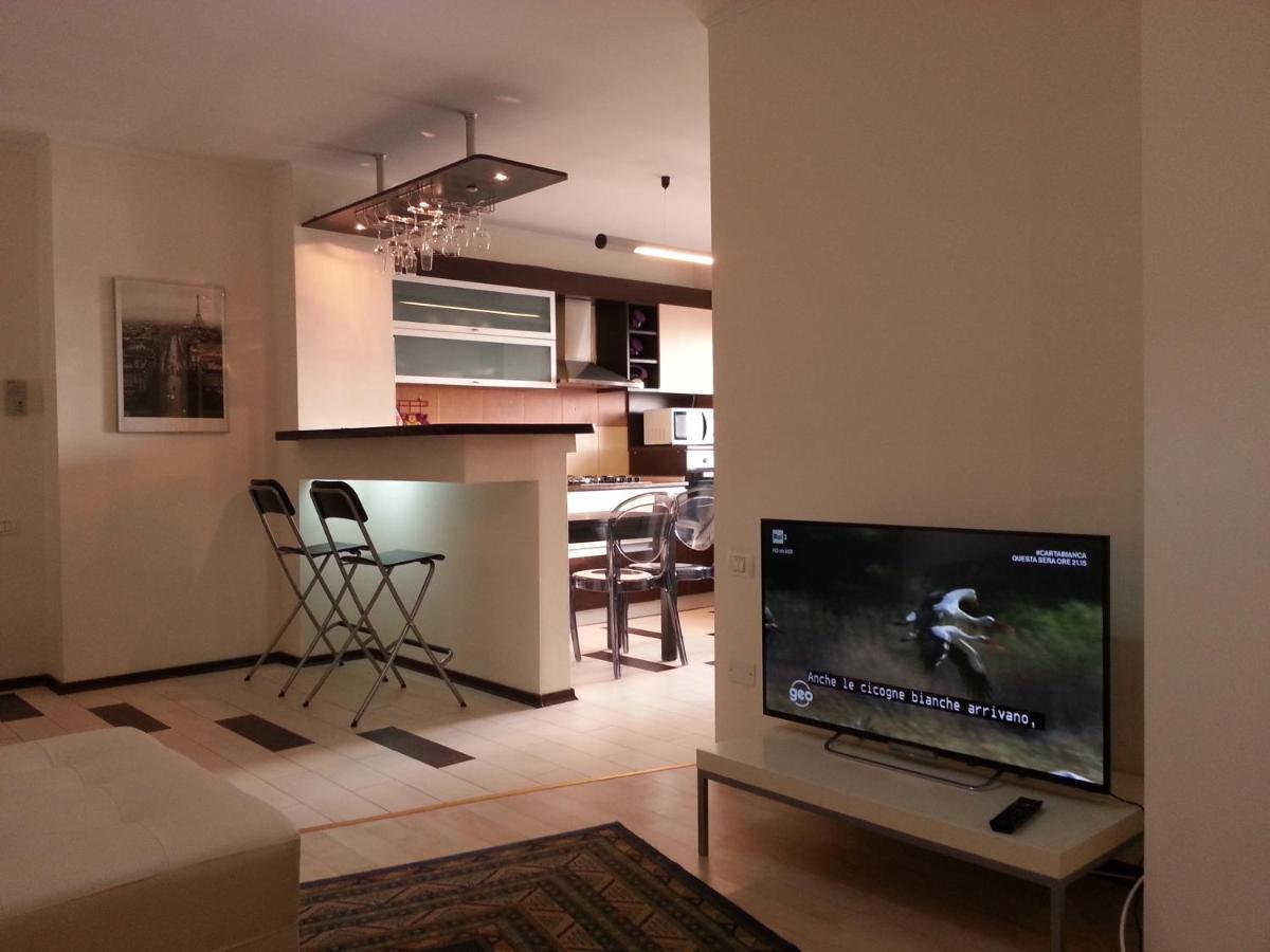 Apartment 3 Rooms Elegant Bukarest Eksteriør billede
