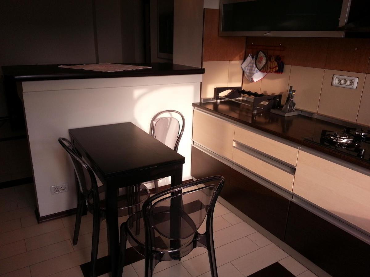 Apartment 3 Rooms Elegant Bukarest Eksteriør billede
